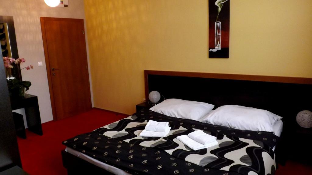 Guest House Penzión Fortuna Tvrdosin Zimmer foto