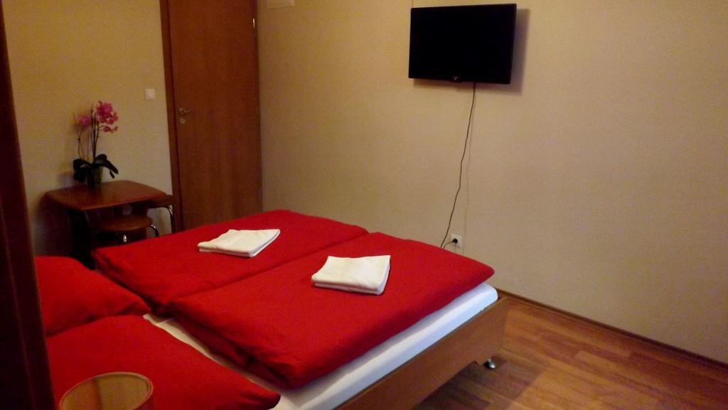 Guest House Penzión Fortuna Tvrdosin Zimmer foto